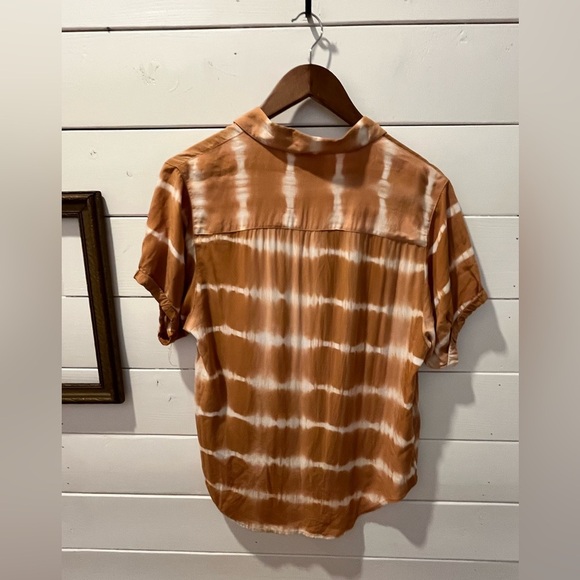 Tie-Dye Button-Up Shirt – Velvet Heart size S - Picture 7 of 7